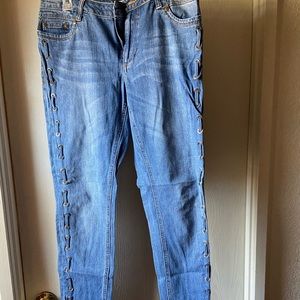 Ankle cut jeans